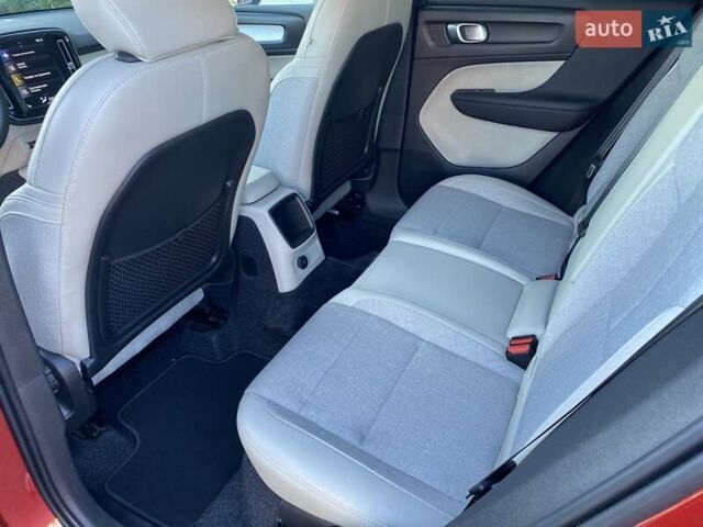 Красный Вольво XC40, объемом двигателя 1.48 л и пробегом 39 тыс. км за 31352 $, фото 9 на Automoto.ua