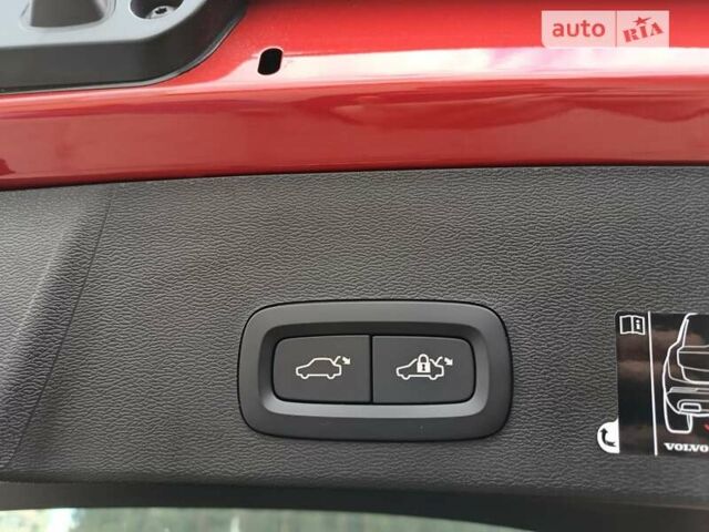 Красный Вольво XC40, объемом двигателя 1.97 л и пробегом 24 тыс. км за 38600 $, фото 17 на Automoto.ua