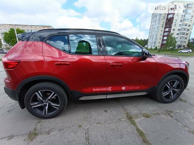Красный Вольво XC40, объемом двигателя 1.97 л и пробегом 24 тыс. км за 38600 $, фото 5 на Automoto.ua