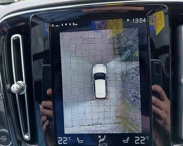 Вольво XC40 2020 в Славуте на Automoto.ua Красный Вольво XC40, объемом двигателя 1.97 л и пробегом 24 тыс. км за 38600 $, фото 14 на Automoto.ua