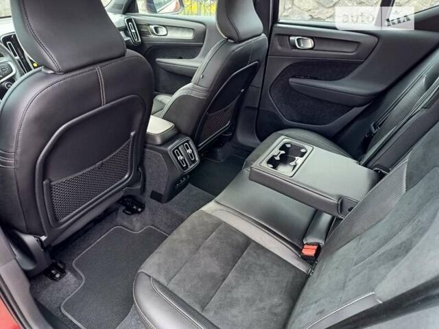 Красный Вольво XC40, объемом двигателя 1.97 л и пробегом 24 тыс. км за 38600 $, фото 22 на Automoto.ua