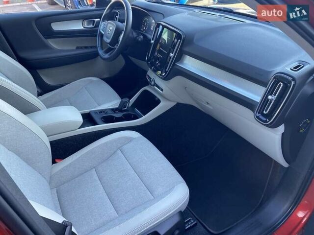 Красный Вольво XC40, объемом двигателя 1.48 л и пробегом 39 тыс. км за 31352 $, фото 11 на Automoto.ua