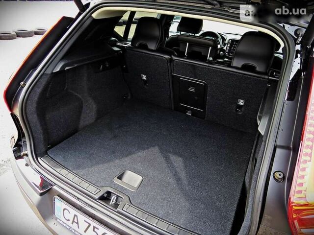 Вольво XC40 2019 в Черкассах на Automoto.ua Вольво XC40, объемом двигателя 2 л и пробегом 44 тыс. км за 30500 $, фото 24 на Automoto.ua