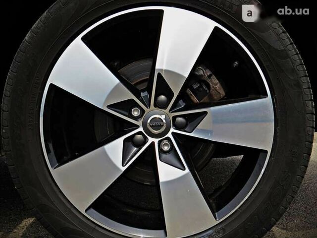 Вольво XC40 2019 в Черкассах на Automoto.ua Вольво XC40, объемом двигателя 2 л и пробегом 44 тыс. км за 30500 $, фото 4 на Automoto.ua