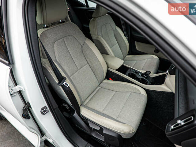 Вольво XC40, об'ємом двигуна 2 л та пробігом 194 тис. км за 25832 $, фото 18 на Automoto.ua