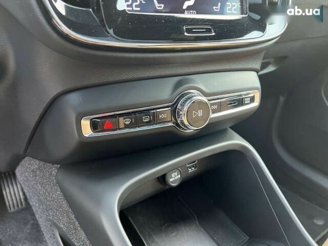 Вольво XC40, объемом двигателя 2 л и пробегом 73 тыс. км за 26800 $, фото 24 на Automoto.ua