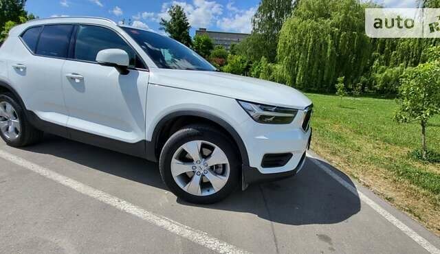 Вольво XC40, объемом двигателя 1.97 л и пробегом 12 тыс. км за 25300 $, фото 6 на Automoto.ua