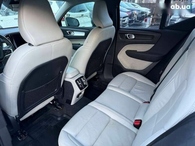 Вольво XC40, объемом двигателя 2 л и пробегом 34 тыс. км за 13000 $, фото 4 на Automoto.ua