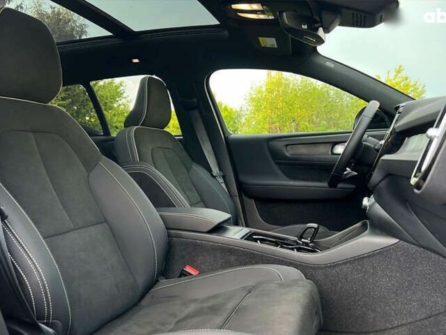 Вольво XC40, объемом двигателя 0 л и пробегом 6 тыс. км за 28590 $, фото 9 на Automoto.ua