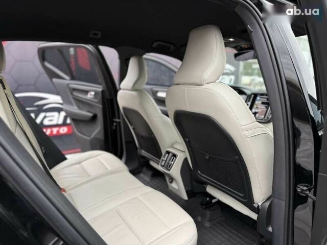 Вольво XC40, объемом двигателя 2 л и пробегом 44 тыс. км за 25900 $, фото 23 на Automoto.ua