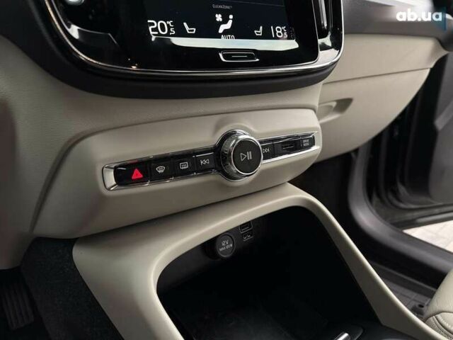 Вольво XC40, объемом двигателя 2 л и пробегом 44 тыс. км за 25900 $, фото 22 на Automoto.ua