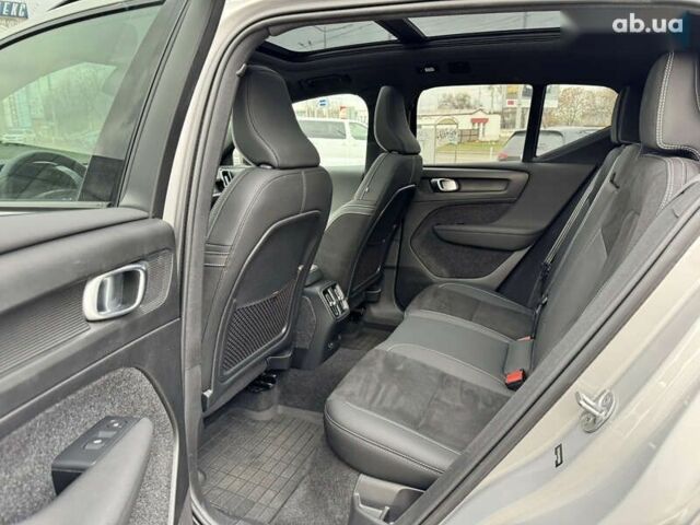 Вольво XC40, объемом двигателя 0 л и пробегом 31 тыс. км за 32500 $, фото 22 на Automoto.ua