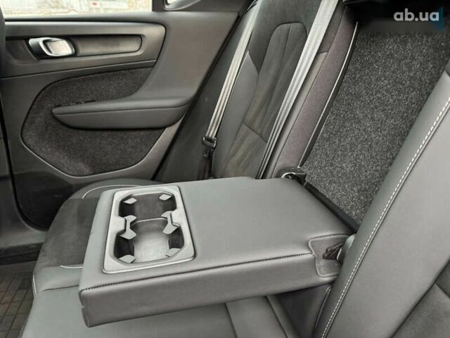 Вольво XC40, объемом двигателя 0 л и пробегом 31 тыс. км за 32500 $, фото 24 на Automoto.ua