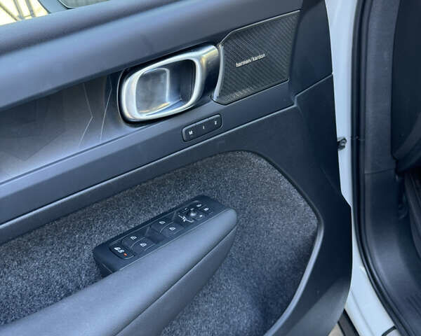 Вольво XC40, объемом двигателя 0 л и пробегом 8 тыс. км за 33499 $, фото 20 на Automoto.ua