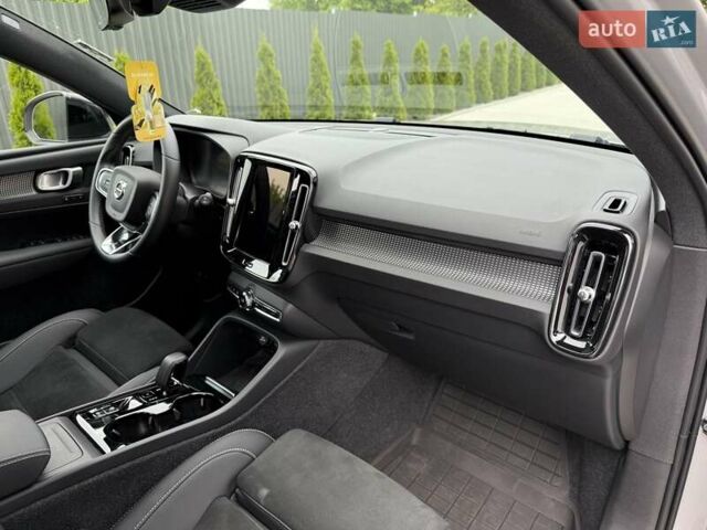 Вольво XC40, объемом двигателя 1.97 л и пробегом 30 тыс. км за 34900 $, фото 12 на Automoto.ua
