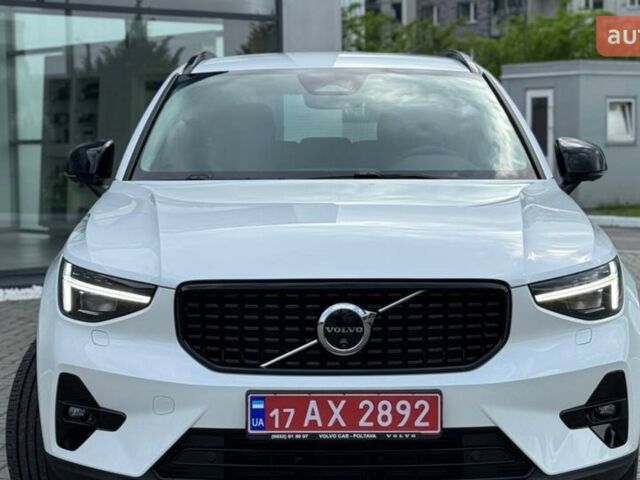 Вольво XC40, объемом двигателя 1.97 л и пробегом 0 тыс. км за 42614 $, фото 1 на Automoto.ua