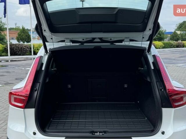 Вольво XC40, объемом двигателя 1.97 л и пробегом 0 тыс. км за 42614 $, фото 7 на Automoto.ua