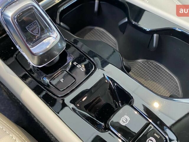 купить новое авто Вольво XC40 2024 года от официального дилера ТзОВ «Імпері Моторз» Вольво фото