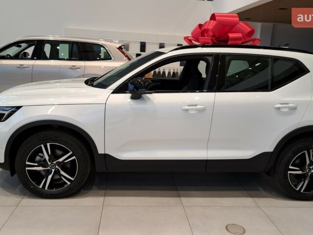 Вольво XC40, объемом двигателя 1.97 л и пробегом 0 тыс. км за 54551 $, фото 1 на Automoto.ua