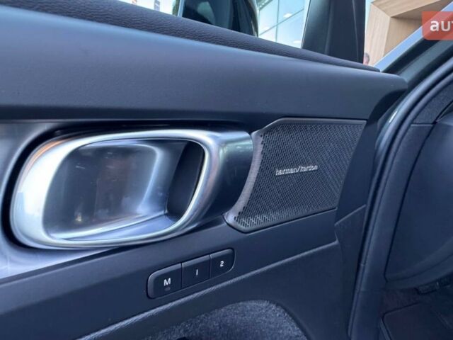 купить новое авто Вольво XC40 2025 года от официального дилера Автоцентр Поділля Вольво фото