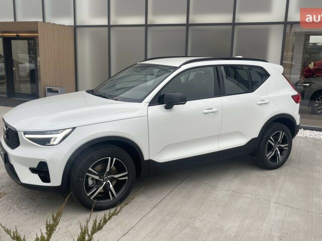 Вольво XC40, объемом двигателя 1.97 л и пробегом 0 тыс. км за 43747 $, фото 2 на Automoto.ua