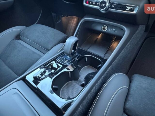 купить новое авто Вольво XC40 2025 года от официального дилера Автоцентр Поділля Вольво фото