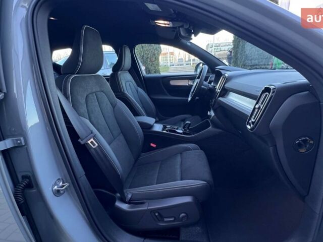 купить новое авто Вольво XC40 2025 года от официального дилера Автоцентр Поділля Вольво фото