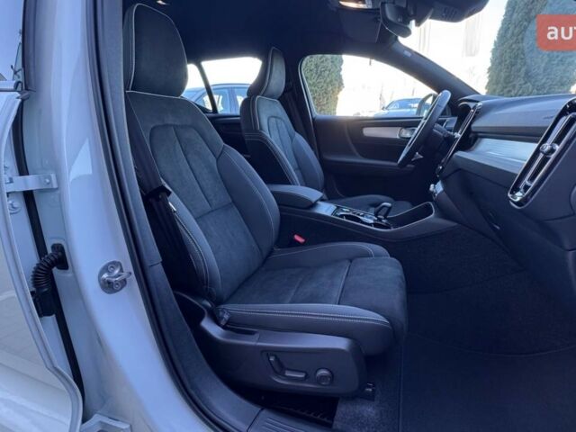 купить новое авто Вольво XC40 2025 года от официального дилера Автоцентр Поділля Вольво фото