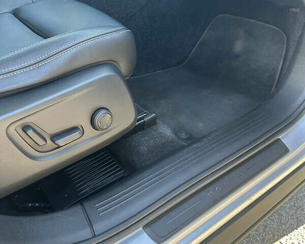 Серый Вольво XC40, объемом двигателя 2 л и пробегом 89 тыс. км за 27500 $, фото 11 на Automoto.ua