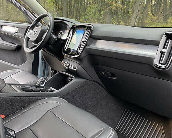 Серый Вольво XC40, объемом двигателя 1.97 л и пробегом 38 тыс. км за 23000 $, фото 20 на Automoto.ua