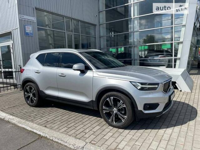 Серый Вольво XC40, объемом двигателя 1.97 л и пробегом 53 тыс. км за 30900 $, фото 3 на Automoto.ua