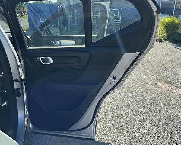 Серый Вольво XC40, объемом двигателя 2 л и пробегом 89 тыс. км за 27500 $, фото 16 на Automoto.ua