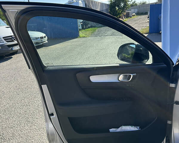 Серый Вольво XC40, объемом двигателя 2 л и пробегом 89 тыс. км за 27500 $, фото 8 на Automoto.ua