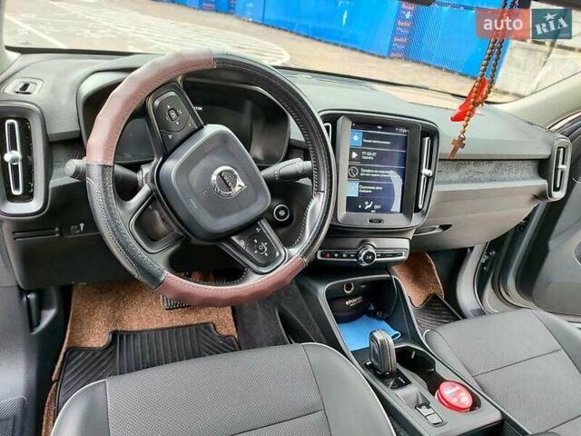 Сірий Вольво XC40, об'ємом двигуна 1.97 л та пробігом 281 тис. км за 24600 $, фото 27 на Automoto.ua