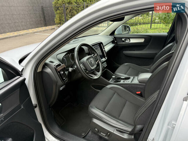 Серый Вольво XC40, объемом двигателя 1.48 л и пробегом 50 тыс. км за 33500 $, фото 9 на Automoto.ua