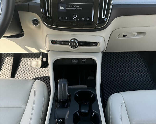 Серый Вольво XC40, объемом двигателя 1.97 л и пробегом 49 тыс. км за 24000 $, фото 8 на Automoto.ua