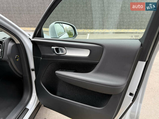 Серый Вольво XC40, объемом двигателя 1.48 л и пробегом 50 тыс. км за 33500 $, фото 34 на Automoto.ua
