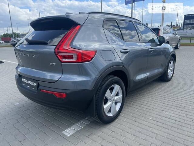 Сірий Вольво XC40, об'ємом двигуна 1.97 л та пробігом 94 тис. км за 29900 $, фото 6 на Automoto.ua