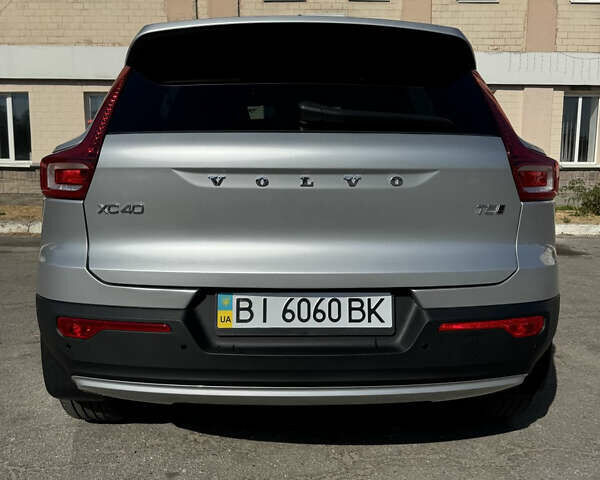 Серый Вольво XC40, объемом двигателя 1.97 л и пробегом 49 тыс. км за 24000 $, фото 4 на Automoto.ua
