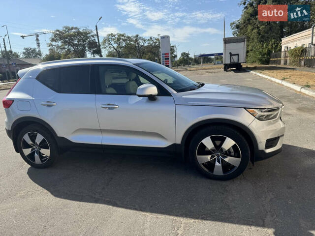 Серый Вольво XC40, объемом двигателя 1.97 л и пробегом 49 тыс. км за 24000 $, фото 2 на Automoto.ua