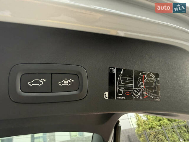 Серый Вольво XC40, объемом двигателя 1.48 л и пробегом 50 тыс. км за 33500 $, фото 8 на Automoto.ua