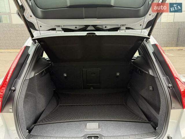 Серый Вольво XC40, объемом двигателя 1.48 л и пробегом 50 тыс. км за 33500 $, фото 7 на Automoto.ua