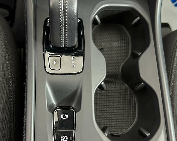 Серый Вольво XC40, объемом двигателя 1.97 л и пробегом 194 тыс. км за 24850 $, фото 36 на Automoto.ua