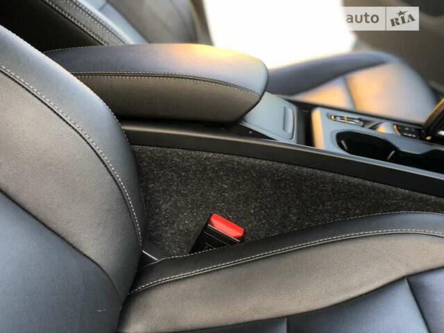 Серый Вольво XC40, объемом двигателя 2 л и пробегом 34 тыс. км за 29900 $, фото 77 на Automoto.ua