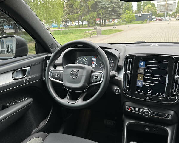 Серый Вольво XC40, объемом двигателя 1.97 л и пробегом 132 тыс. км за 30000 $, фото 29 на Automoto.ua