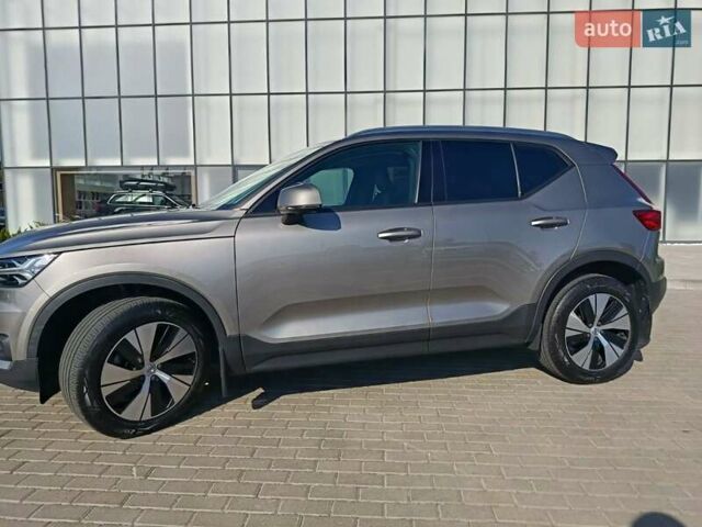 Серый Вольво XC40, объемом двигателя 1.97 л и пробегом 61 тыс. км за 35700 $, фото 5 на Automoto.ua