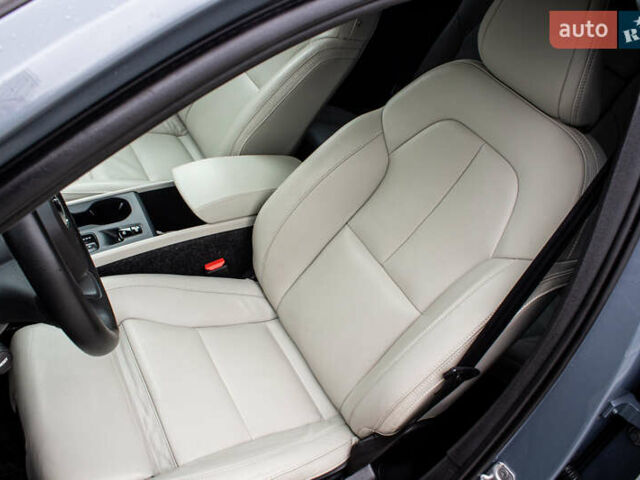 Серый Вольво XC40, объемом двигателя 1.97 л и пробегом 59 тыс. км за 27700 $, фото 53 на Automoto.ua