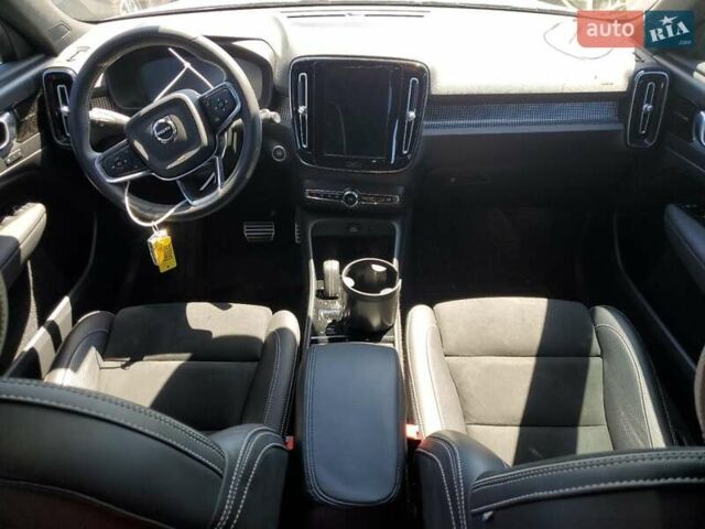 Серый Вольво XC40, объемом двигателя 2 л и пробегом 16 тыс. км за 10000 $, фото 7 на Automoto.ua