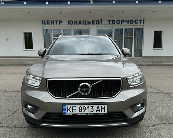 Серый Вольво XC40, объемом двигателя 1.97 л и пробегом 132 тыс. км за 30000 $, фото 7 на Automoto.ua