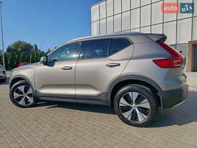 Серый Вольво XC40, объемом двигателя 1.97 л и пробегом 61 тыс. км за 35700 $, фото 7 на Automoto.ua